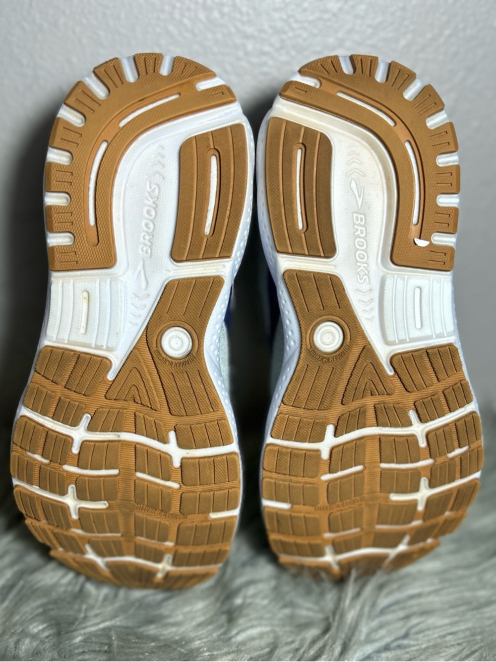 Brooks Ghost Neutral Running Shoe Light Grey Purple Accent Sneakers Size 7.5 - Picture 9 of 11